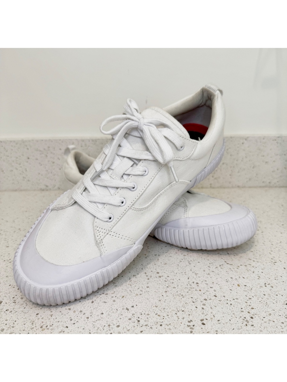 Levi's Emma Classic White Canvas Low Top Women’s Sneakers Size 10